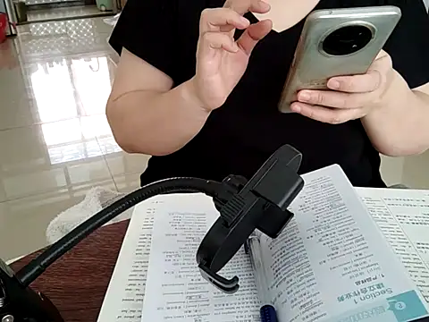 AngelwithEcup webcam