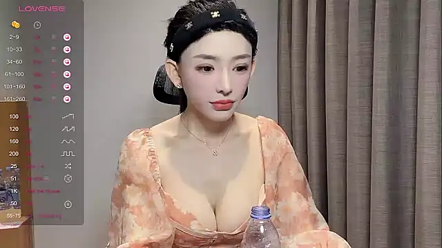 美女kiki-12在线直播