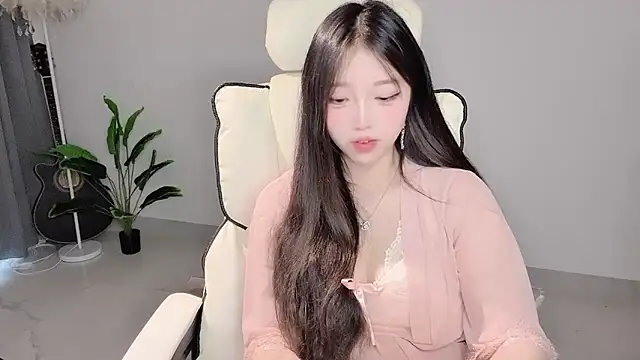 yukiy8877 - Yukiy8877's free webcam - UK Sex Cams