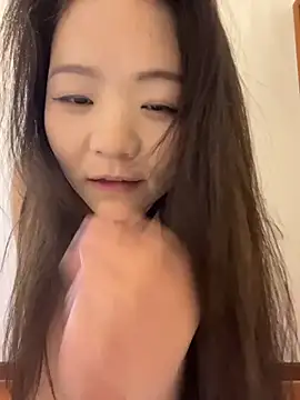 美女lucyxiaolulu在线直播