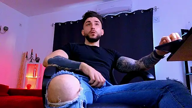 MightyAaron66 webcam