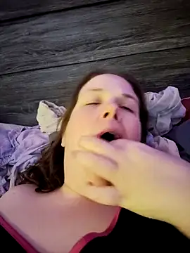 023thickandjuicy07 webcam