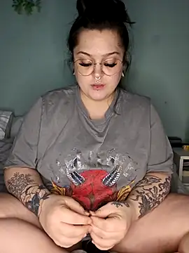 Saucy-Serenity webcam