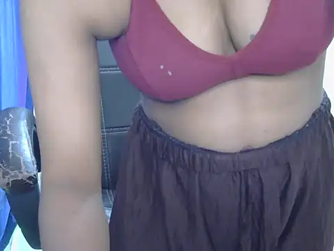cute_mahira webcam
