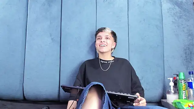 Megan_Thompson_ webcam