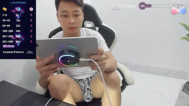 Naughty___asian webcam