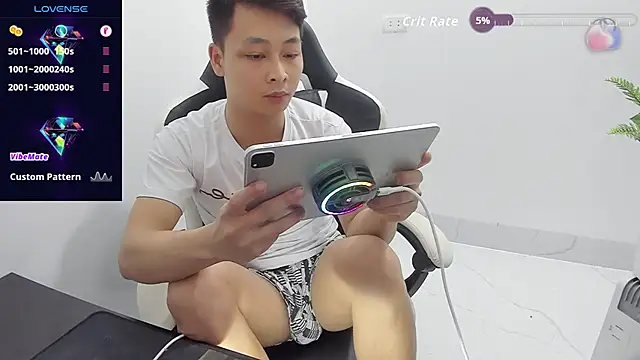 Naughty___asian webcam