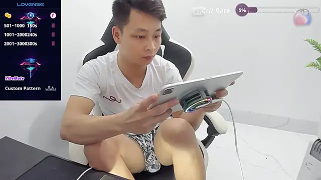 Naughty___asian webcam