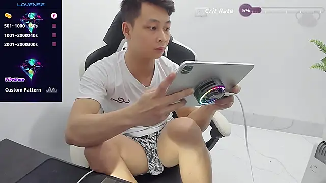 Naughty___asian webcam