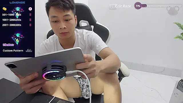 Naughty___asian webcam