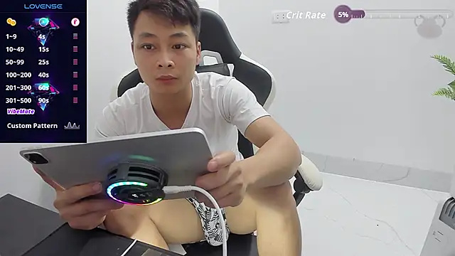 Naughty___asian webcam