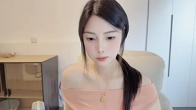 美女HaagenDazs_在线直播