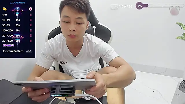 Naughty___asian webcam