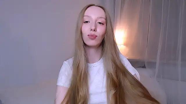 Luna_insniity webcam