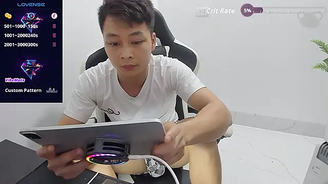 naughty___asian - Naughty___asian's free webcam - UK Sex Cams