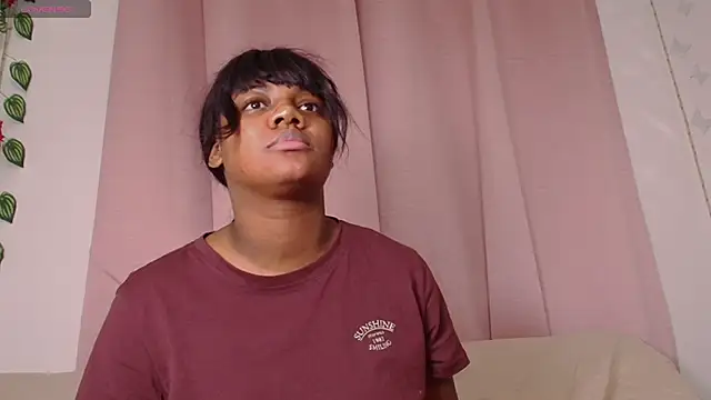 Daphnewalker__ webcam