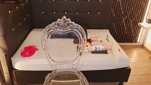 Witch_Scarlet webcam