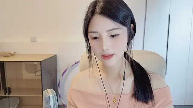 美女HaagenDazs_在线直播