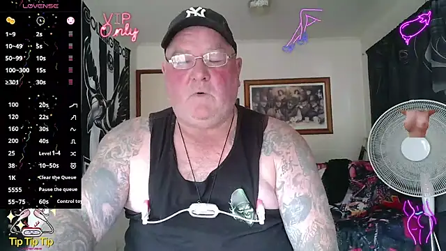 KINKYBLUEYES69 webcam