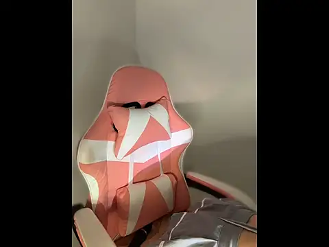 ScarletVelvetX webcam