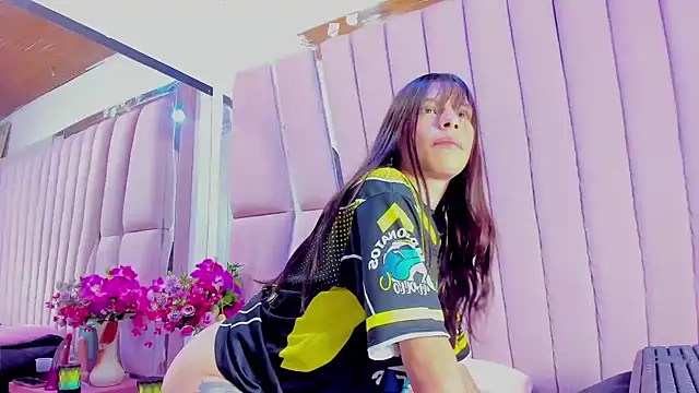 Sasha_Petitte webcam