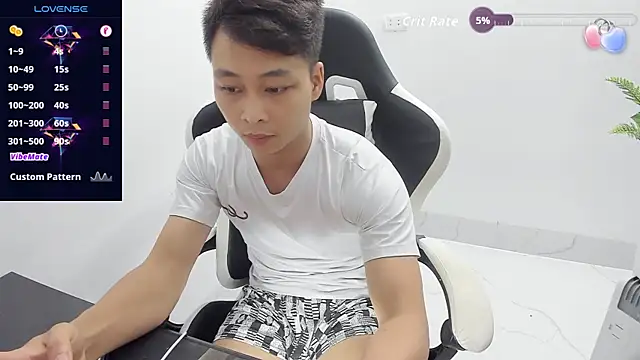 Naughty___asian webcam