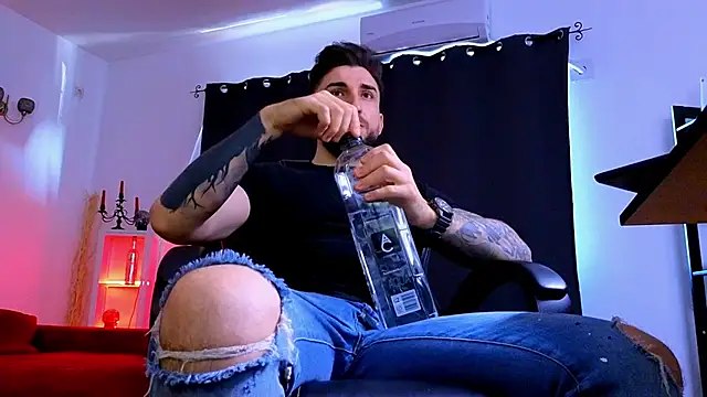 mightyaaron66 (M young) - 𖤐🔥 parTy Time ,House parTy  !  💨𖤐