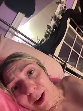 amberlustxxx (F young) - Play with / Ride toys!