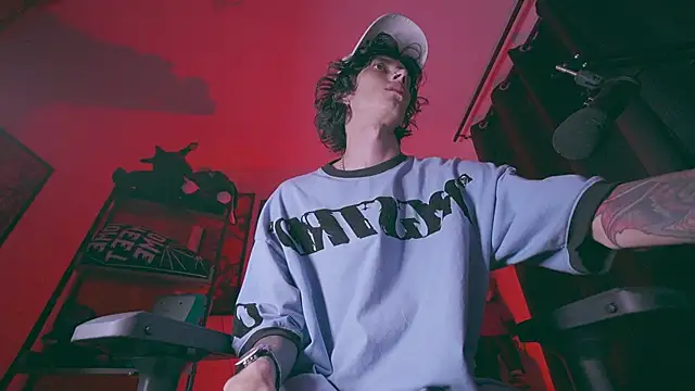 olliver___y (M young) - cum show