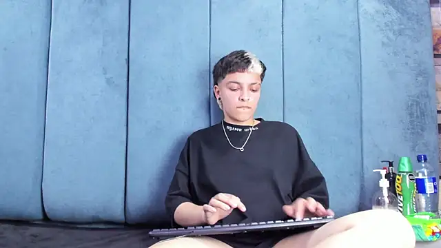 Megan_Thompson_ webcam