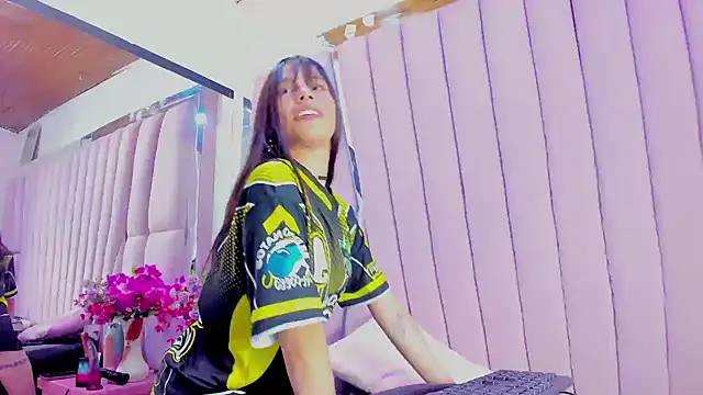 Sasha_Petitte webcam