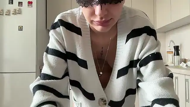 AvestanSole live sex cam