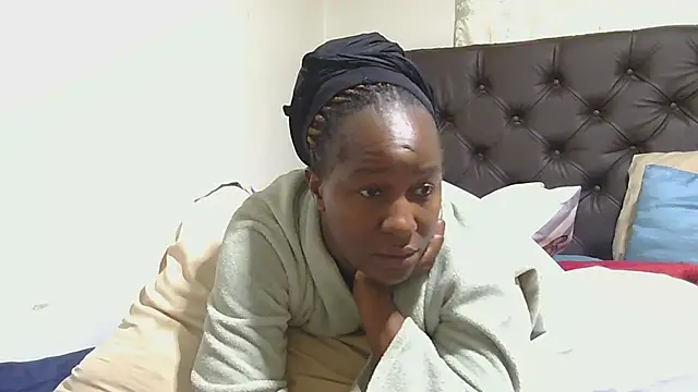 sluttylaura21 webcam