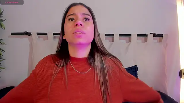 Rachell_criss webcam