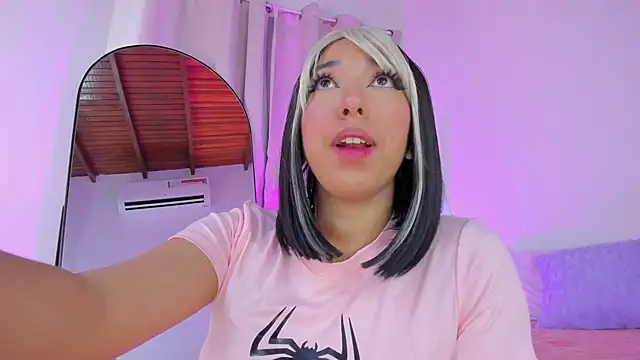 emily__walker webcam