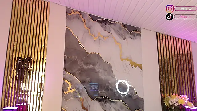 MiticaBrennet_ webcam