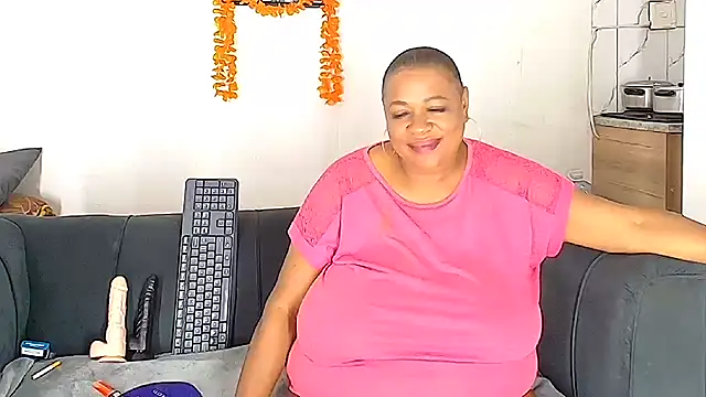 BUSTYQUEEN56_ webcam