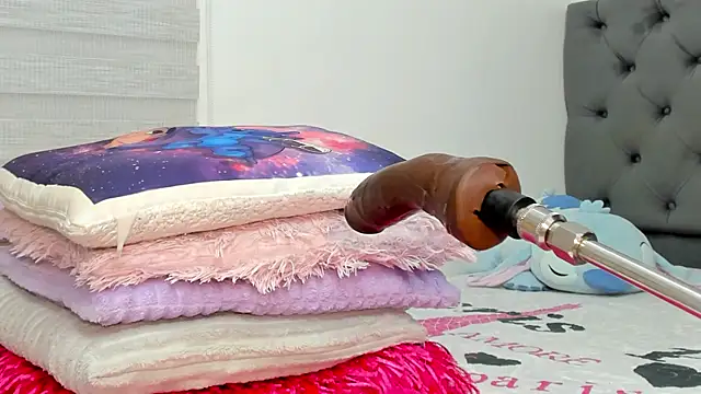 Elizabeth_18_ webcam