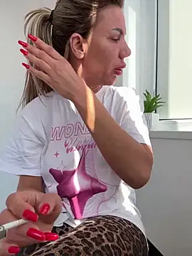 LoreennAny - Stripchat Cam Model