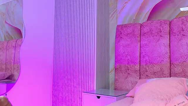 emmacurvy - Emmacurvy's free webcam - UK Sex Cams