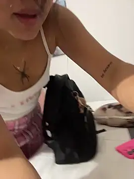 carita_traviesa4 - Carita_traviesa4's free webcam - UK Sex Cams