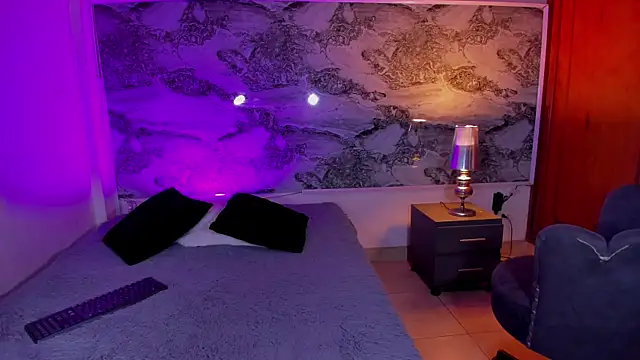 Miss_KhalifaDoll's room