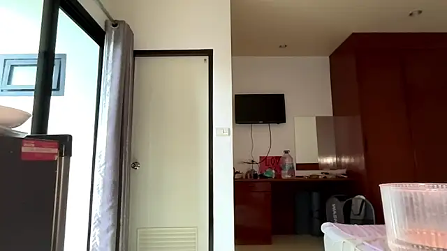 kamila_18_french webcam