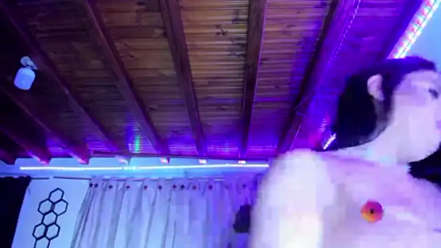 linda_zaam83866 webcam