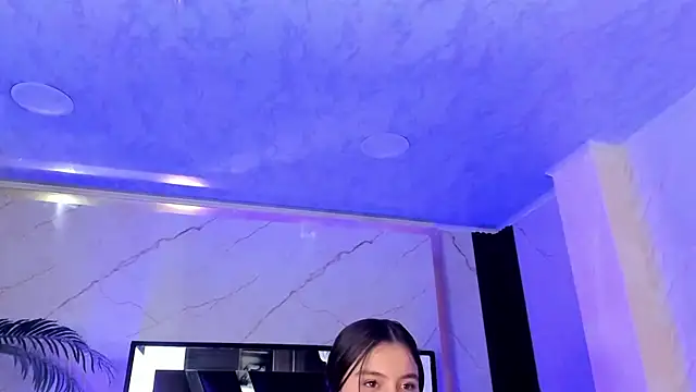 VictoriaKyros webcam