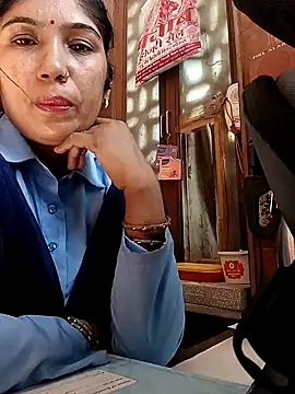 ThickkDesiDoLL webcam