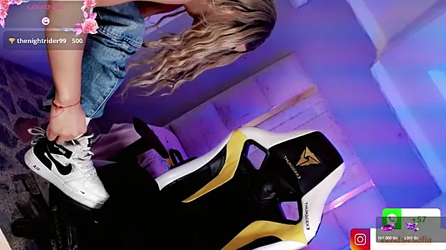 Sophiaa_doll_ webcam