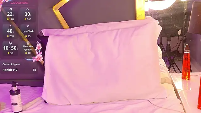 samanthapierce (F teen) - suck dildo