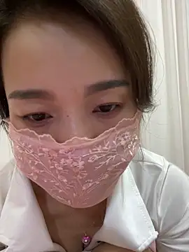 美女mii9933在线直播