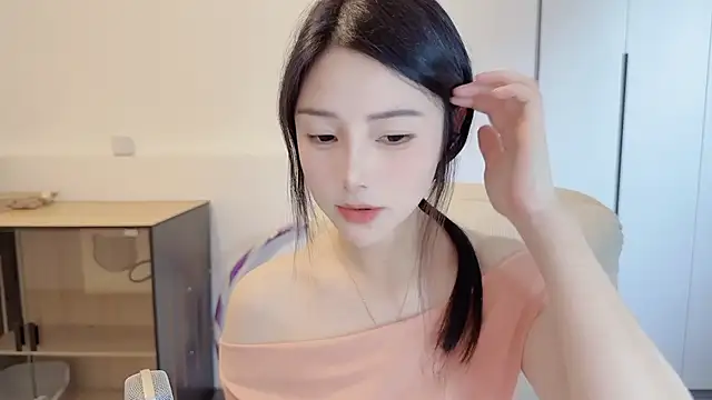 美女HaagenDazs_在线直播